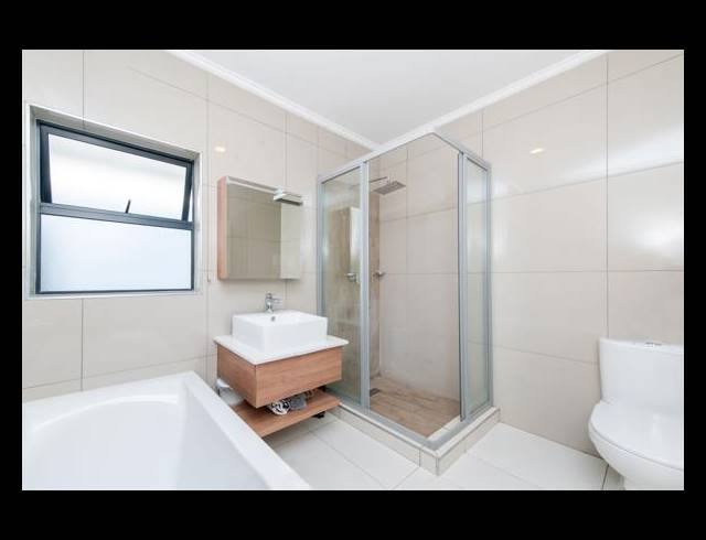 3 BEDROOM PROPERTY TO RENT IN LONEHILL